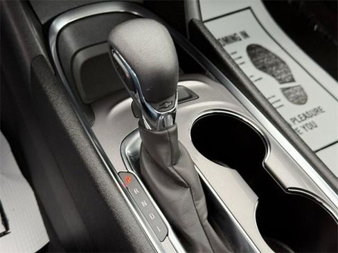 Used 2023 Chevrolet Malibu LT image 22