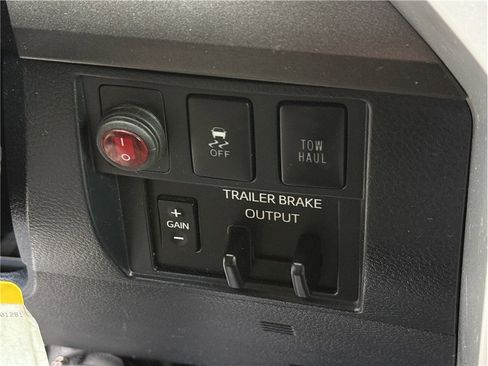 Used 2018 Toyota Tundra SR5 w/ TRD Off Road Package image 20