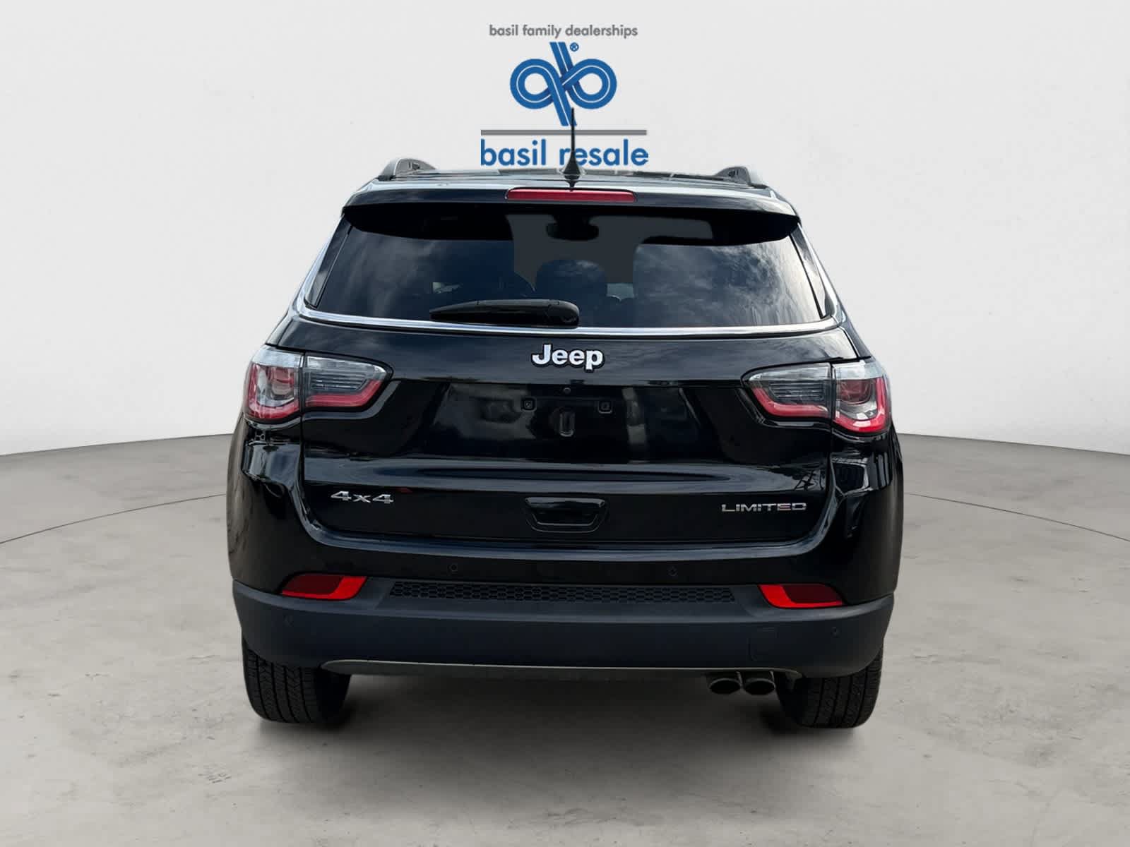 Used 2018 Jeep Compass Limited w/ Navigation Group AWD/4WD image 5