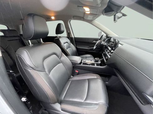 Used 2023 Nissan Pathfinder SL AWD/4WD image 21