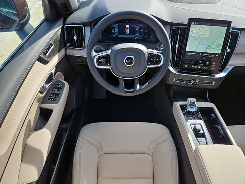 New 2026 Volvo XC90 B5 Plus w/ Protection Package Premier image 9