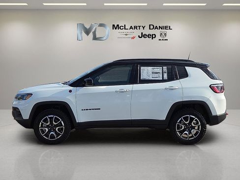 New 2026 Jeep Compass Trailhawk w/ Sun, Sound & Navigation Group image 3