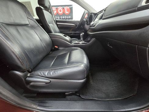 Used 2015 Toyota Highlander XLE FWD image 21