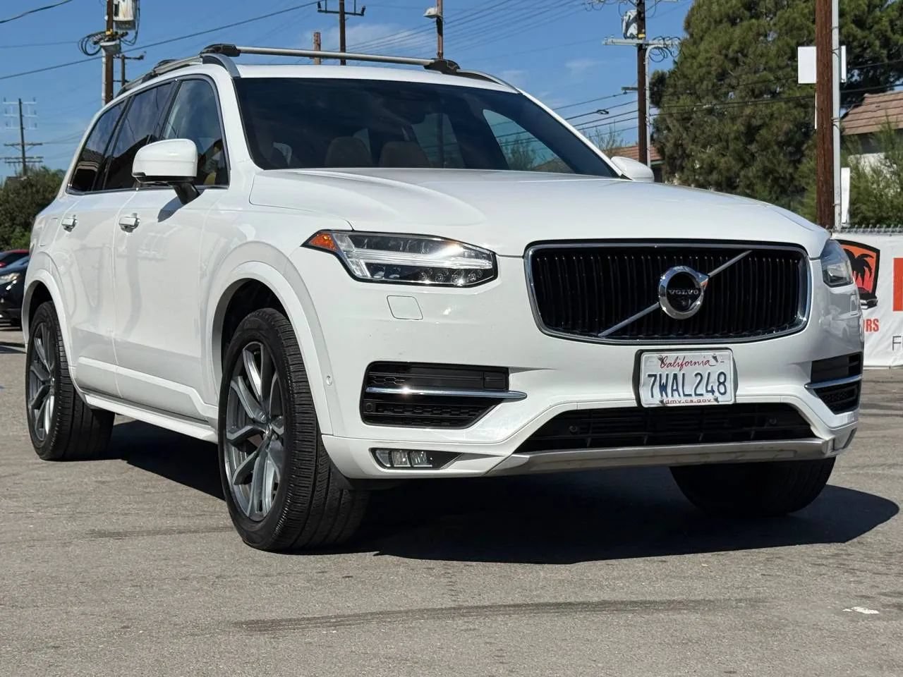 Used 2017 Volvo XC90 T6 Momentum w/ Vision Package AWD/4WD image 3