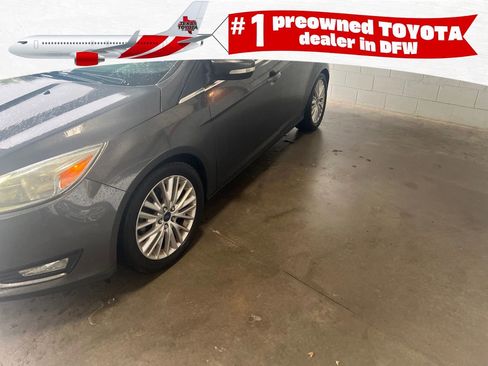 Used 2016 Ford Focus Titanium FWD image 1