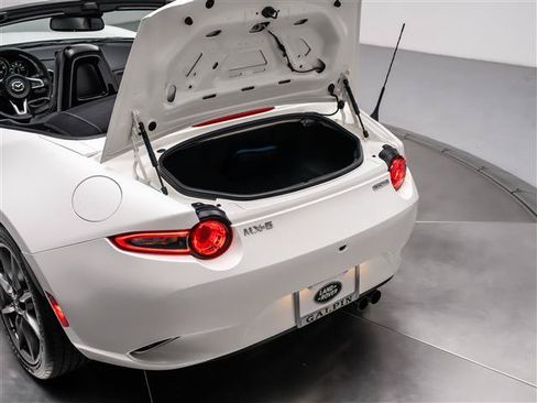 Used 2023 MAZDA MX-5 Miata Grand Touring RWD image 40
