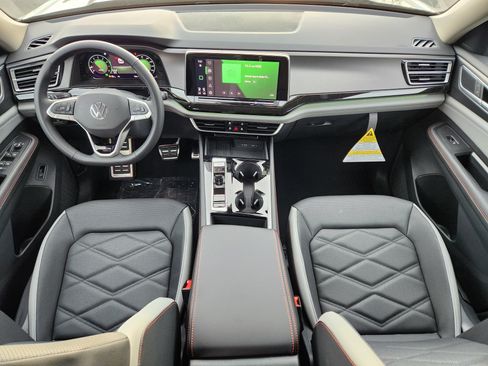 New 2026 Volkswagen Atlas Peak Edition AWD/4WD image 18
