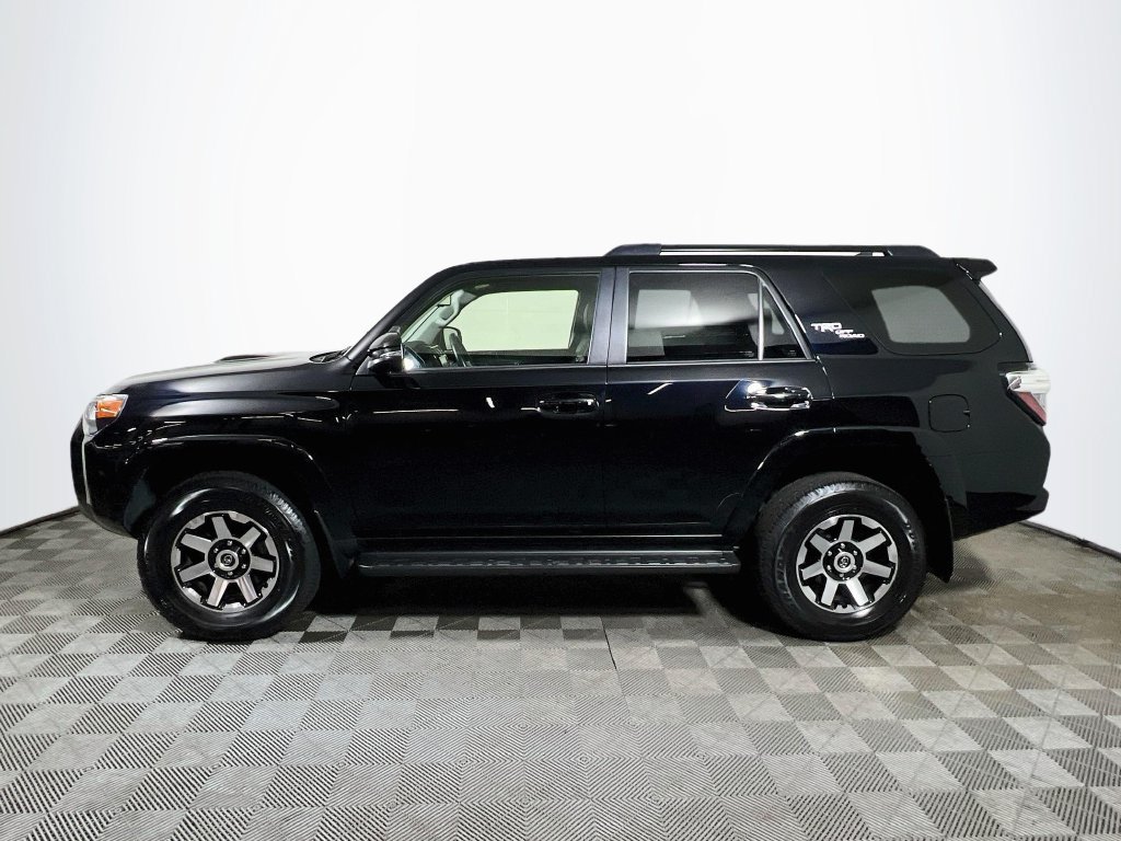 Certified 2024 Toyota 4Runner TRD Off-Road Premium AWD/4WD image 4