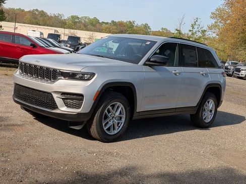 New 2026 Jeep Grand Cherokee Laredo X AWD/4WD image 7