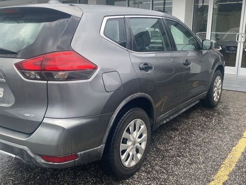 Used 2017 Nissan Rogue S AWD/4WD image 3
