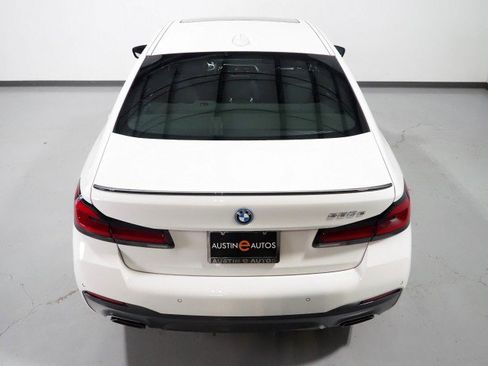 Used 2023 BMW 530e w/ M Sport Package RWD image 7