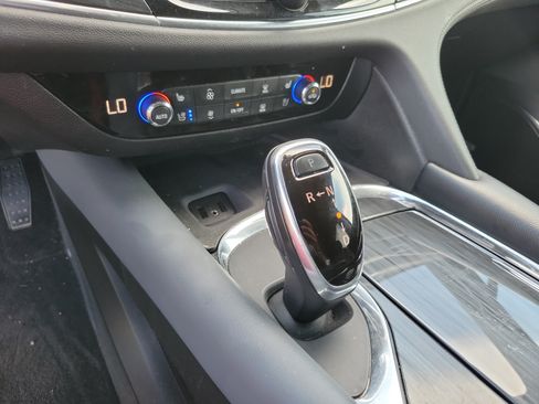 Used 2019 Buick Enclave Premium w/ Experience Buick Package AWD/4WD image 12