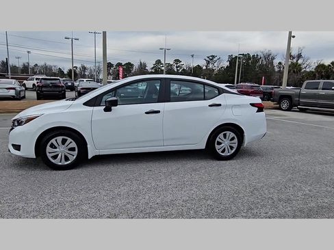 Used 2025 Nissan Versa S w/ Trunk Package image 26