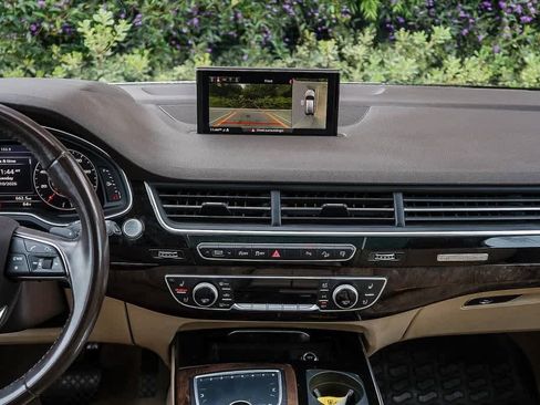 Used 2017 Audi Q7 3.0T Prestige image 13