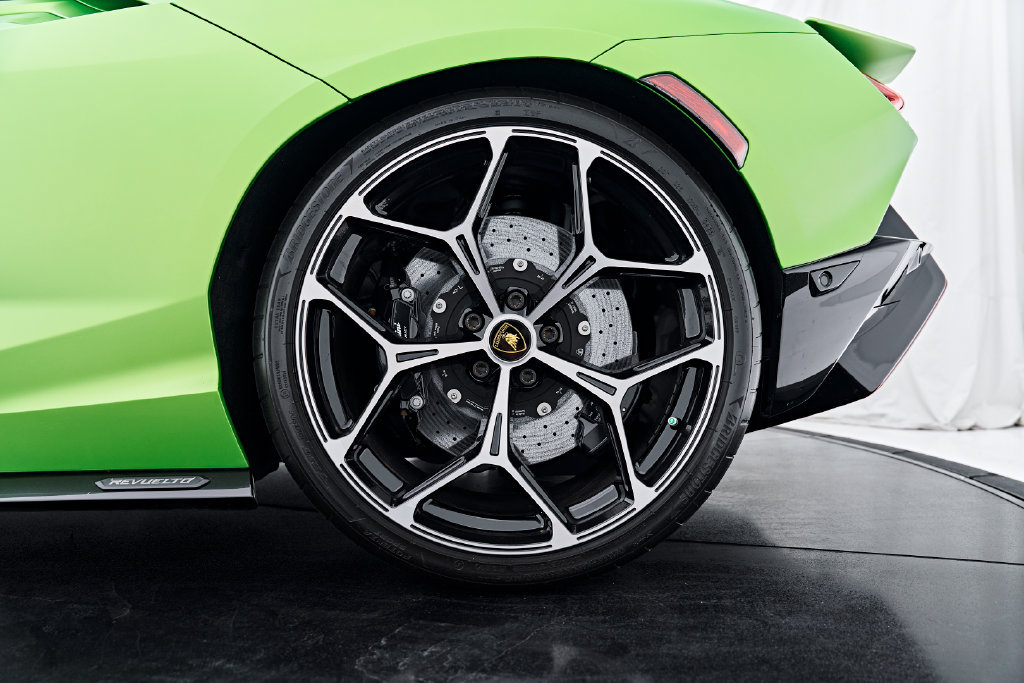 Used 2024 Lamborghini Revuelto AWD/4WD image 34