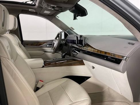 Used 2024 Cadillac Escalade ESV Sport Platinum AWD/4WD image 29