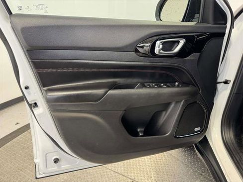 Certified 2022 Jeep Compass Trailhawk w/ Sun and Sound Group image 15