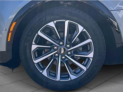 Used 2024 Cadillac Lyriq Sport image 10