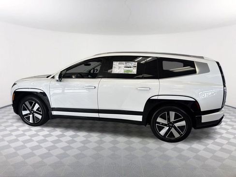 New 2026 Hyundai Ioniq 9 SEL image 8