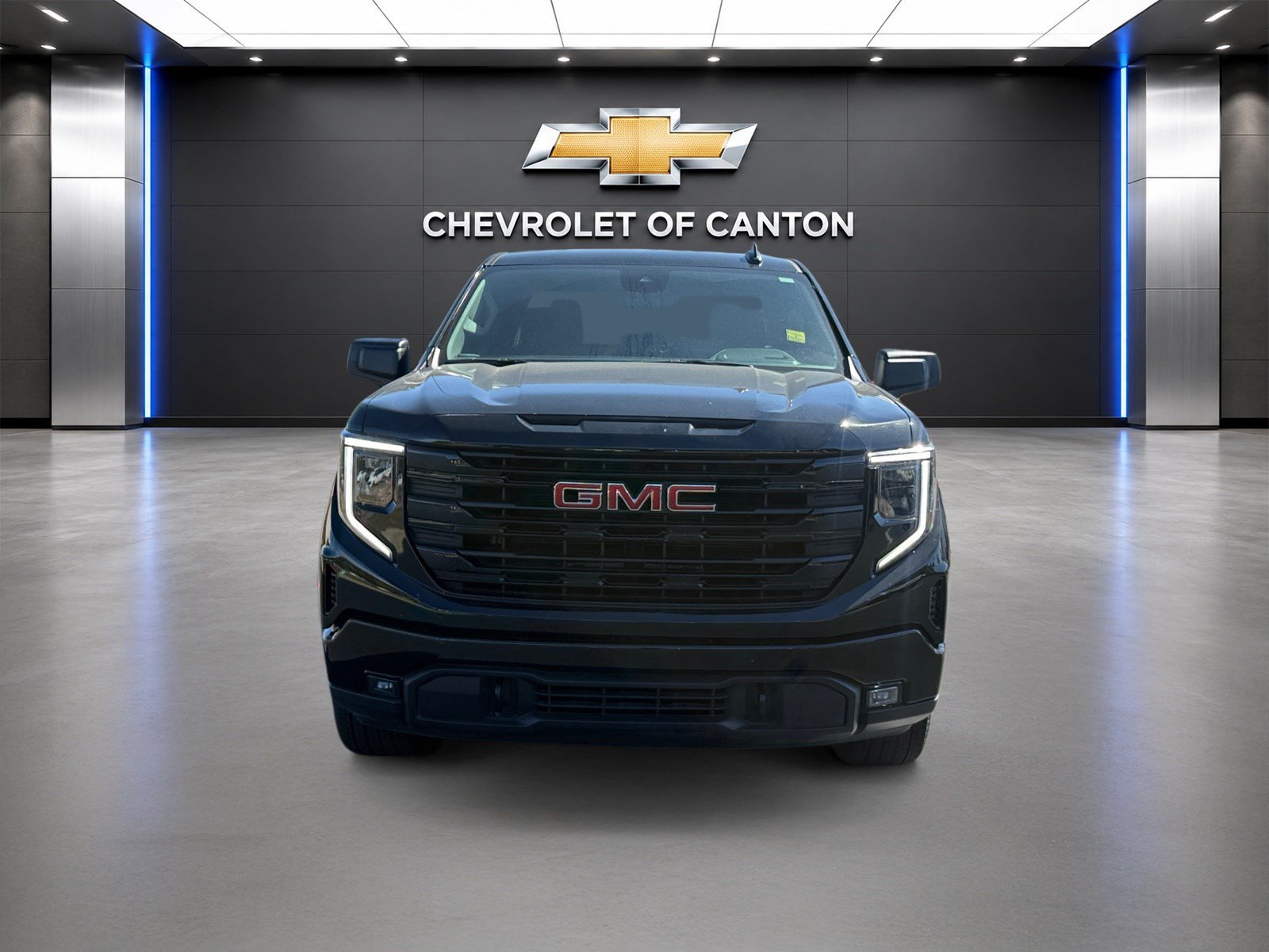 Used 2025 GMC Sierra 1500 Elevation AWD/4WD image 2