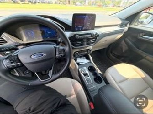 Used 2021 Ford Escape Titanium AWD/4WD image 4