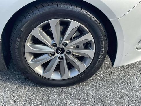 Used 2017 Hyundai Sonata Sport w/ Value Edition Package 02 FWD image 8