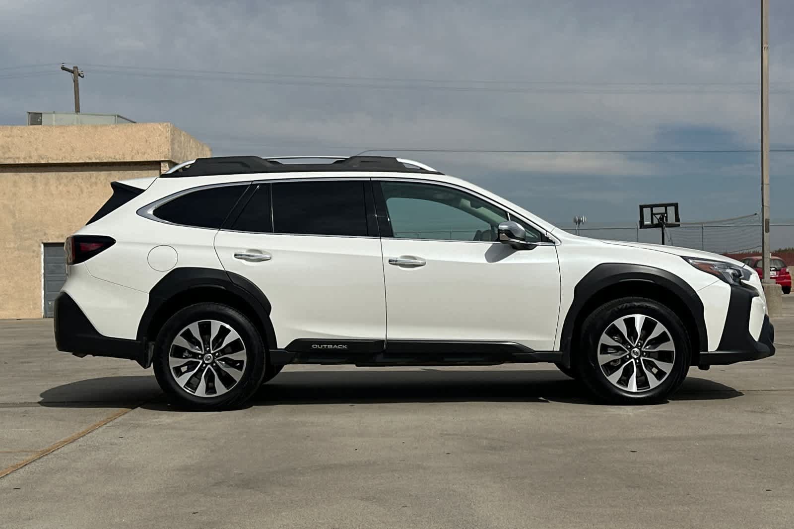 Used 2025 Subaru Outback Touring XT w/ Popular Package #2 AWD/4WD image 2