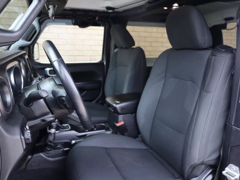 Used 2021 Jeep Wrangler Sport AWD/4WD image 18