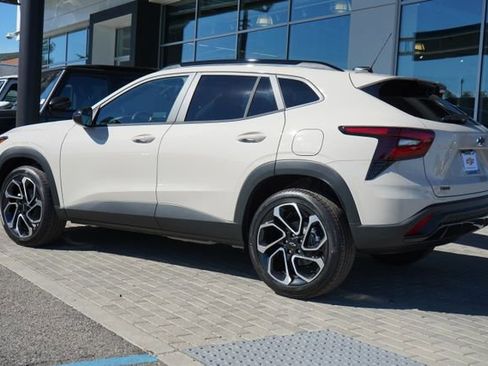 New 2026 Chevrolet Trax RS w/ Sunroof Package image 6