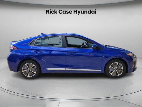 Used 2022 Hyundai Ioniq SE image 4