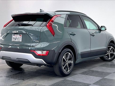 Used 2023 Kia Niro EX image 13