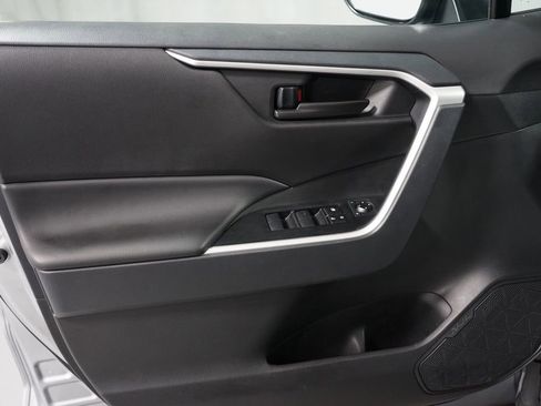 Certified 2025 Toyota RAV4 LE image 28