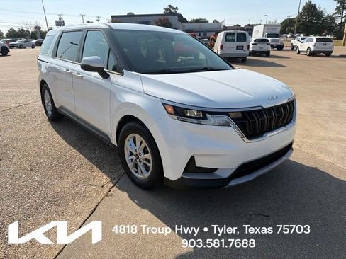 Used 2022 Kia Carnival LX w/ Paint Protection Package FWD image 1