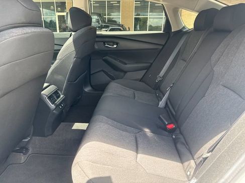 Used 2025 Honda Accord SE image 19