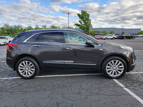 Used 2017 Cadillac XT5 Platinum AWD/4WD image 21