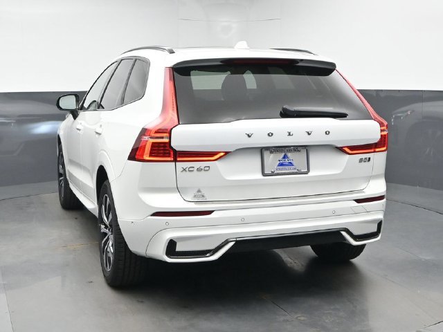 Used 2024 Volvo XC60 B5 Plus w/ Protection Package Premier AWD/4WD image 7