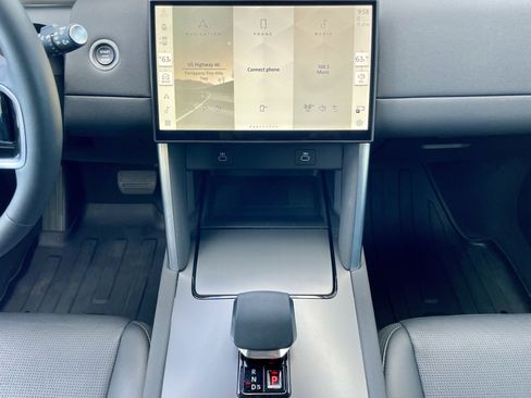 Certified 2024 Land Rover Discovery Sport S AWD/4WD image 19