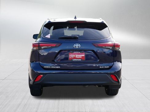 Certified 2026 Toyota Highlander XLE AWD/4WD image 7