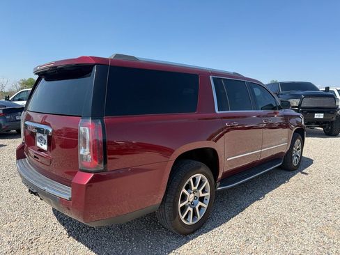 Used 2020 GMC Yukon XL Denali AWD/4WD image 10