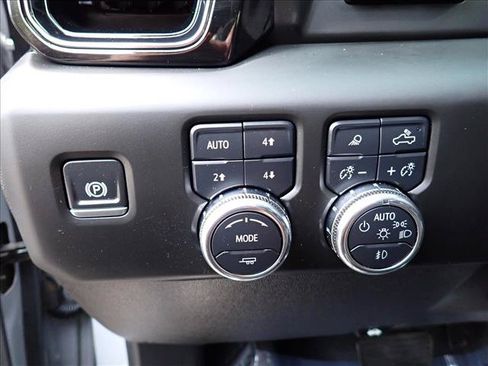 Used 2025 GMC Sierra 2500 AT4X w/ AT4X AEV Edition AWD/4WD image 17