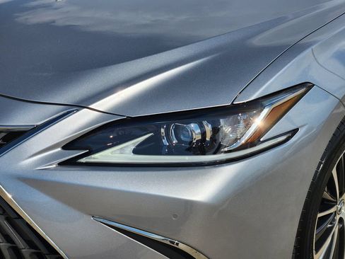 Certified 2023 Lexus ES 350 w/ Premium Package FWD image 9