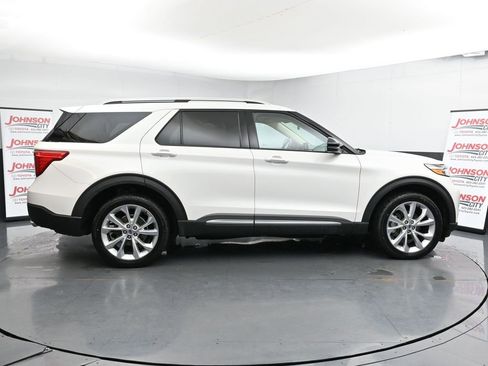 Used 2022 Ford Explorer Platinum w/ Equipment Group 601A image 9