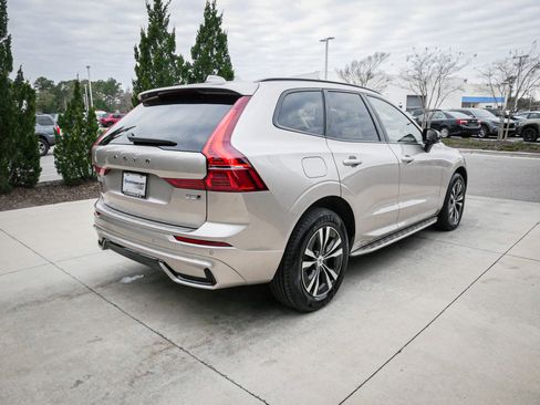 Used 2024 Volvo XC60 B5 Core image 10