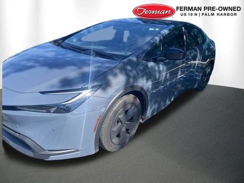 Used 2024 Toyota Prius LE FWD image 2