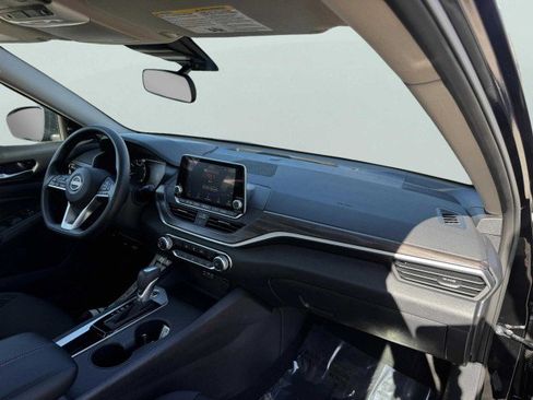 Used 2025 Nissan Altima 2.5 SV image 42