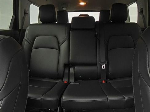 Used 2025 Nissan Pathfinder SL image 24