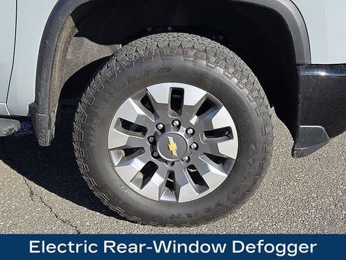 Used 2024 Chevrolet Silverado 2500 Custom w/ Custom Value Package image 12