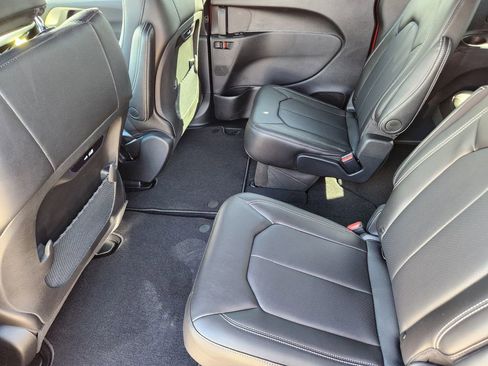 New 2026 Chrysler Pacifica Select image 20