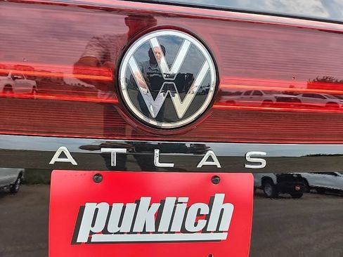 Used 2024 Volkswagen Atlas Peak Edition SEL AWD/4WD image 45