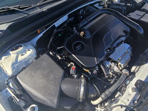 Used 2020 Chevrolet Malibu LT image 22